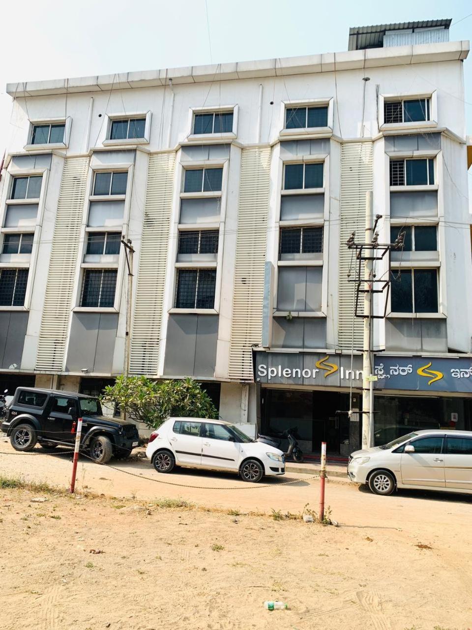 Western Silicon Hotel Kammasandra Esterno foto